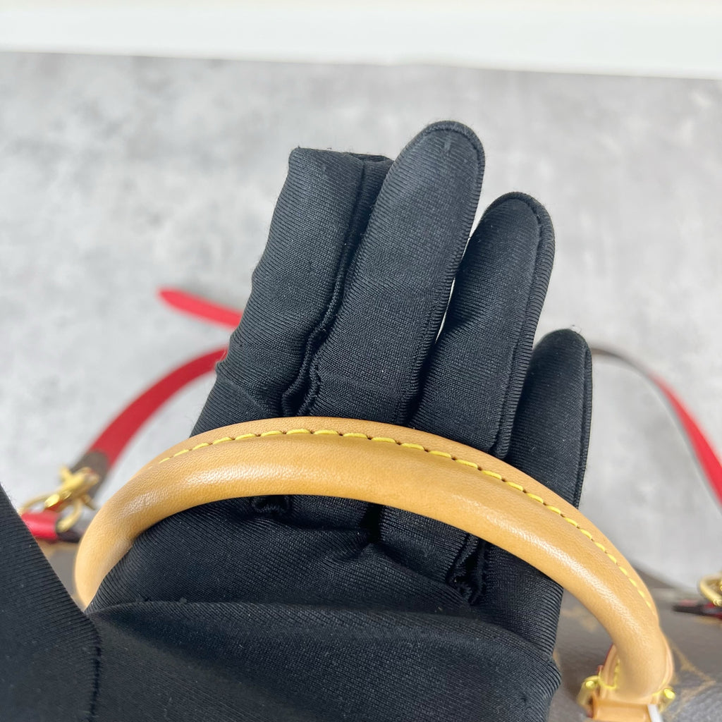 Louis Vuitton Red Messenger Bag M44286