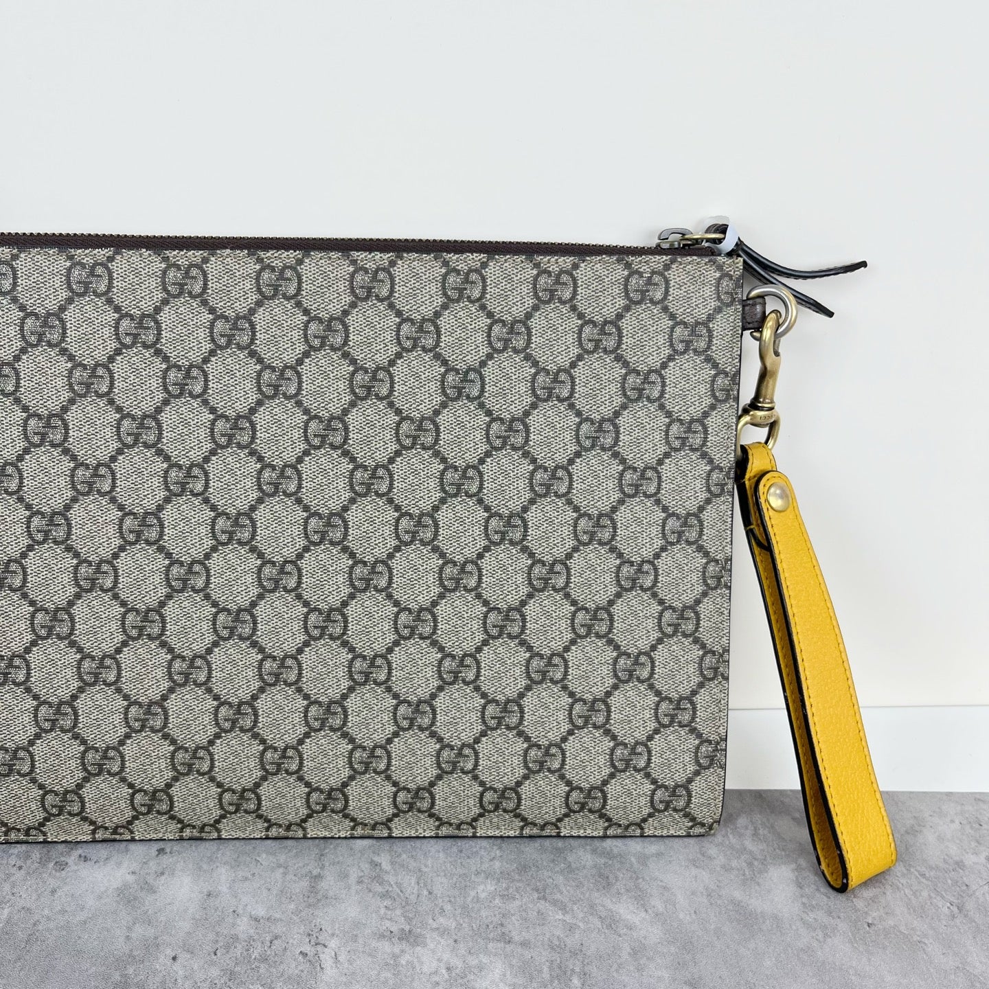 Gucci Neo Vintage GG Supreme canvas clutch bag Canvas Yellow Clutch 473956 K9GOT 8861