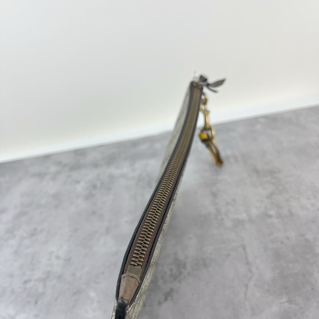 Gucci Neo Vintage GG Supreme canvas clutch bag Canvas Yellow Clutch 473956 K9GOT 8861