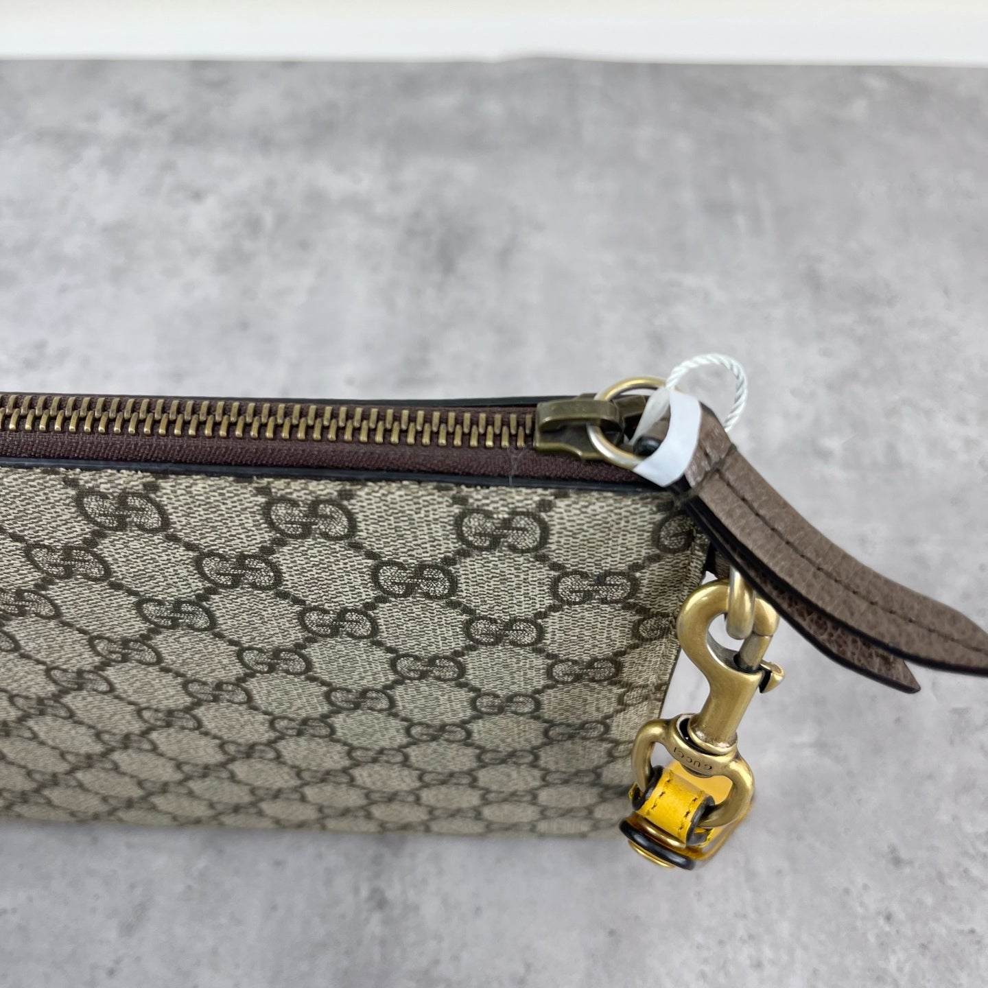 Gucci Neo Vintage GG Supreme canvas clutch bag Canvas Yellow Clutch 473956 K9GOT 8861