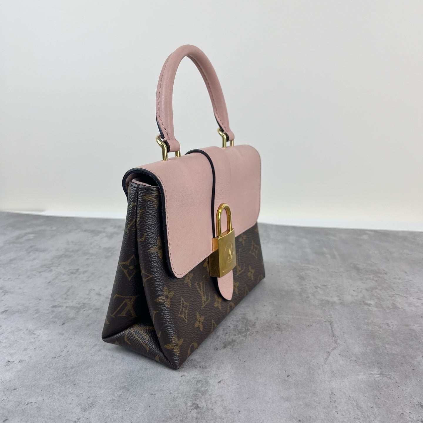 Louis Vuitton Pink M44080