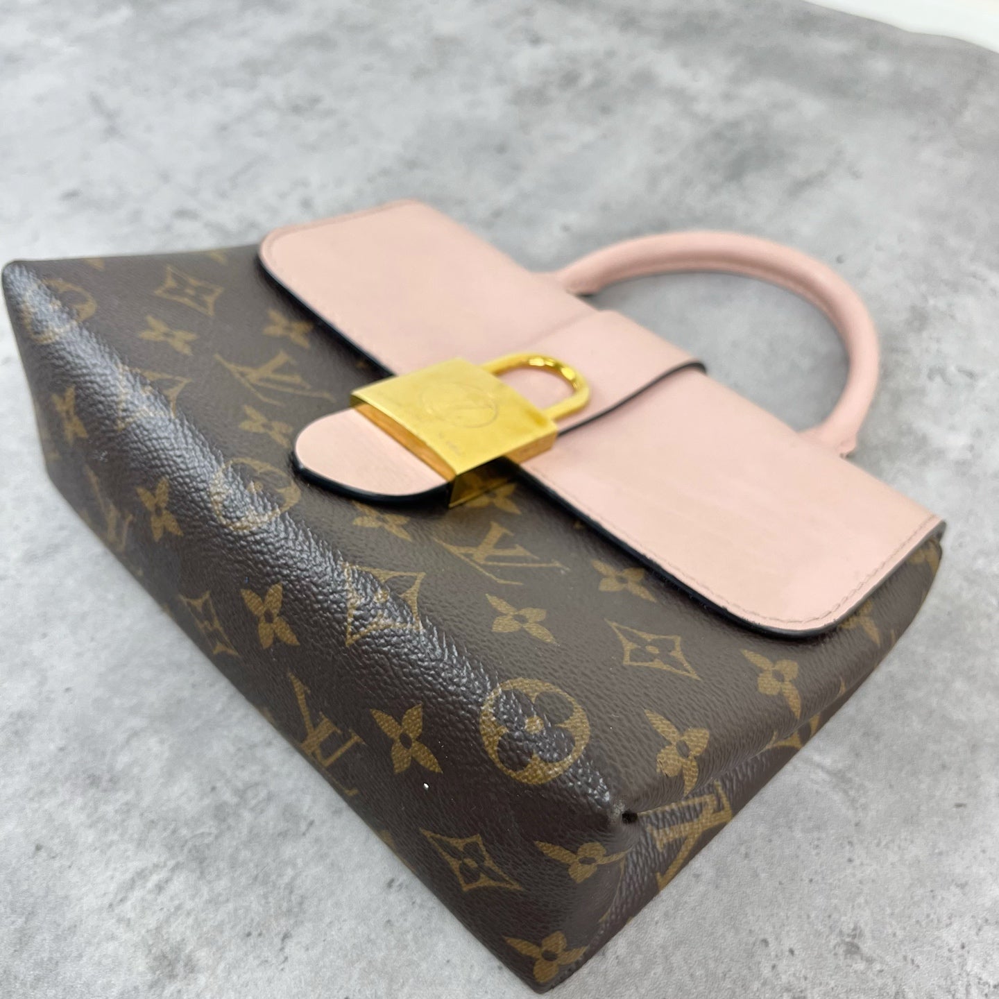 Louis Vuitton Pink M44080