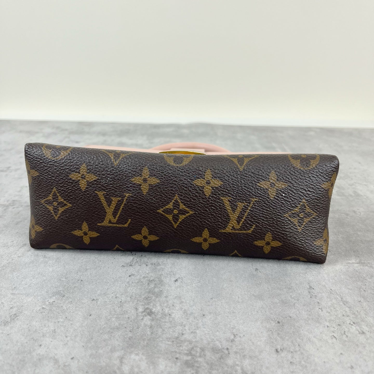 Louis Vuitton Pink M44080
