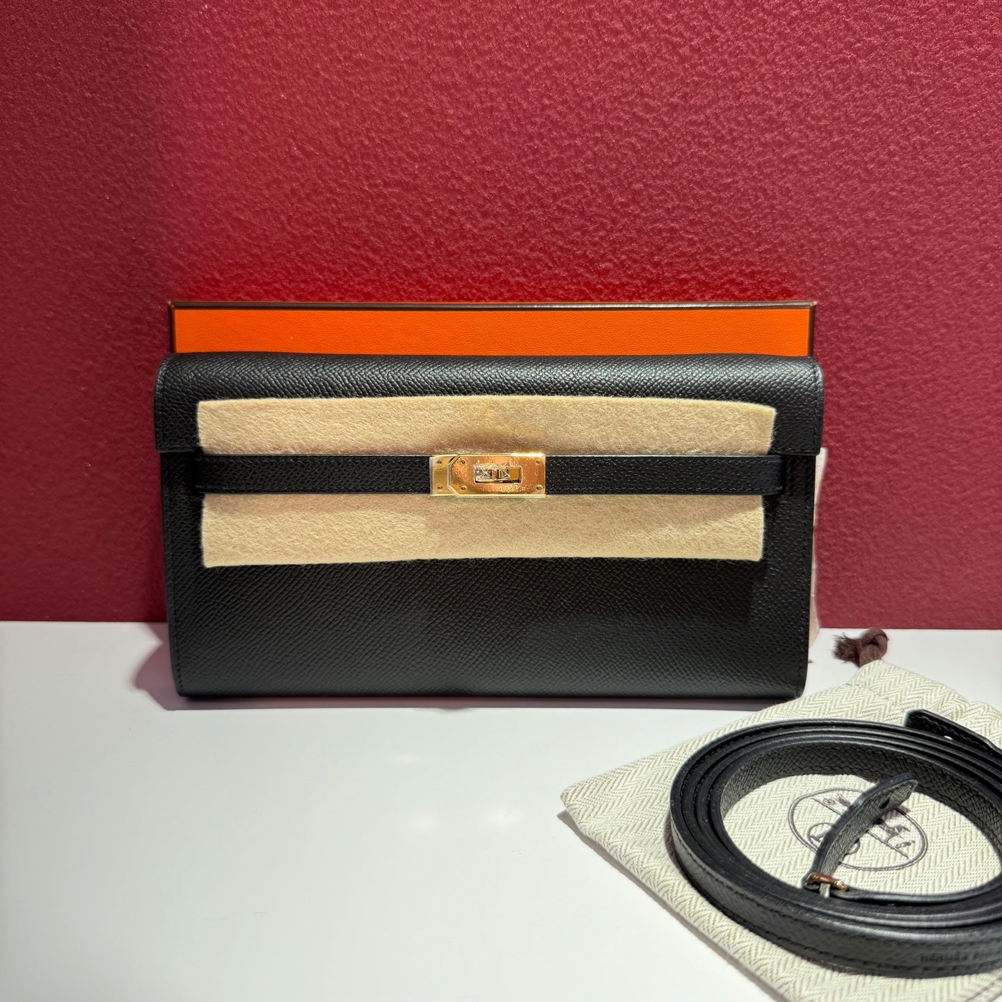 Hermes Kelly Classic To Go Wallet Black Crossbody 19.7 cm long x 11.5 cm wide x 1.5 cm thick H080253CC89