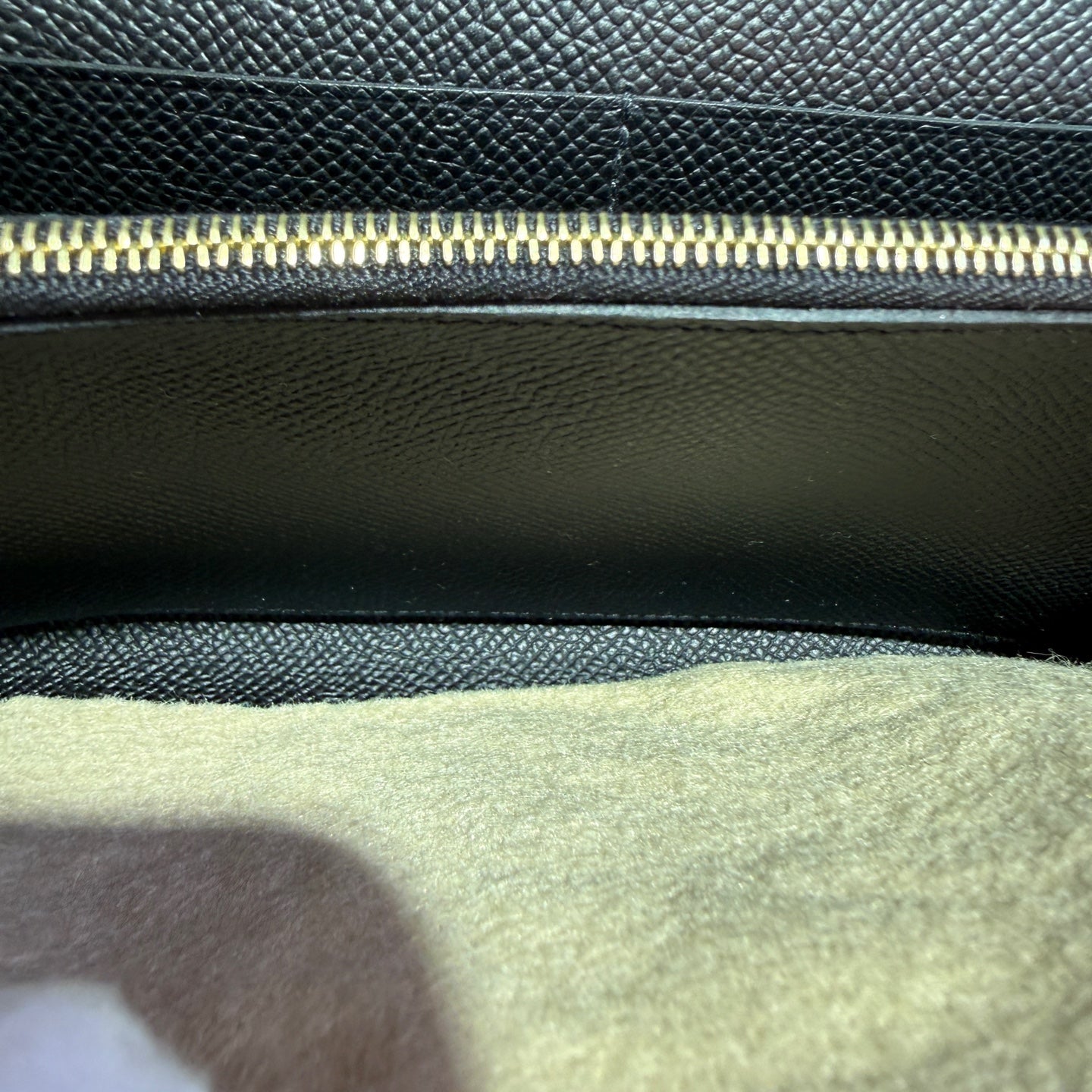 Hermes Kelly Classic To Go Wallet Black Crossbody 19.7 cm long x 11.5 cm wide x 1.5 cm thick H080253CC89