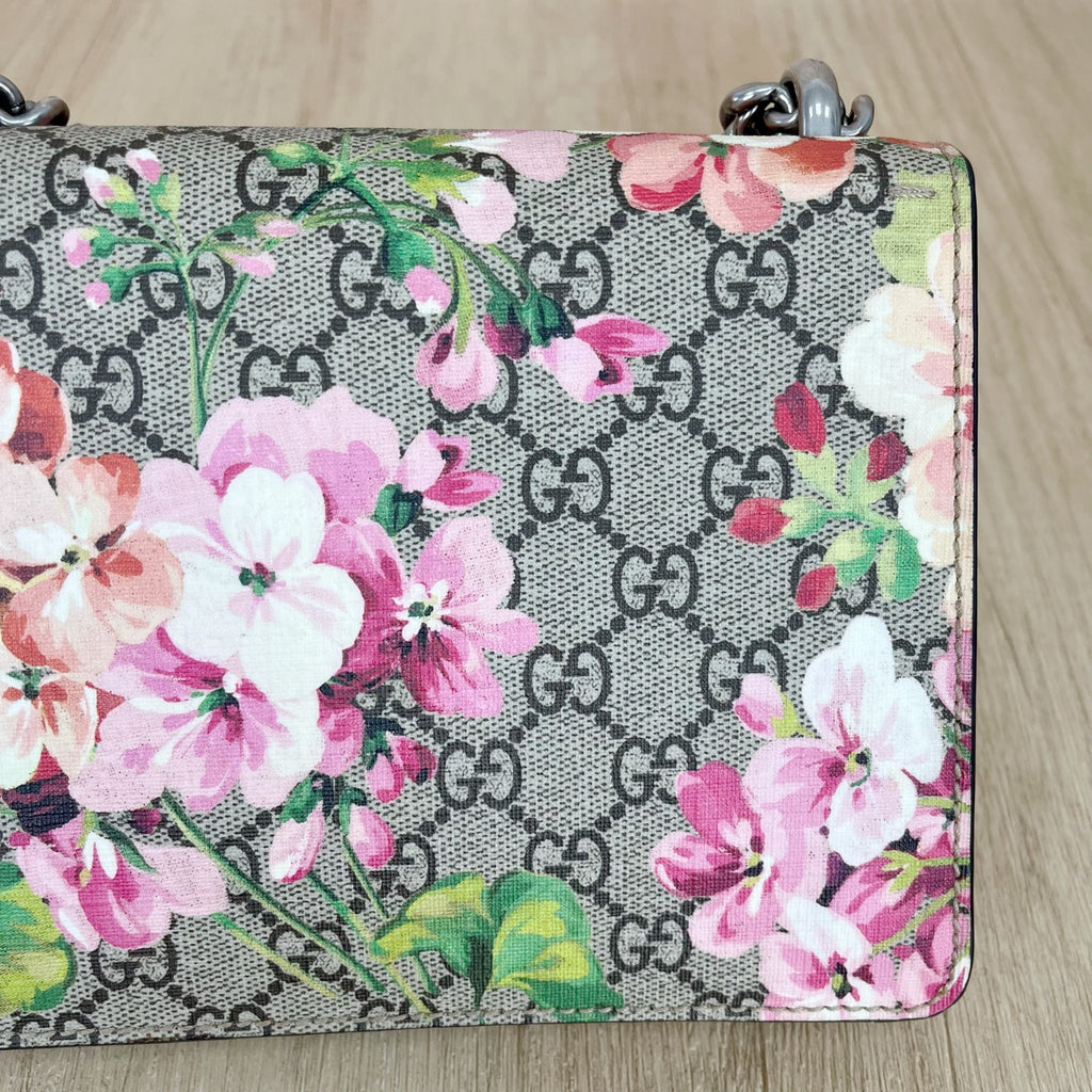 Gucci 421970KU23N8693