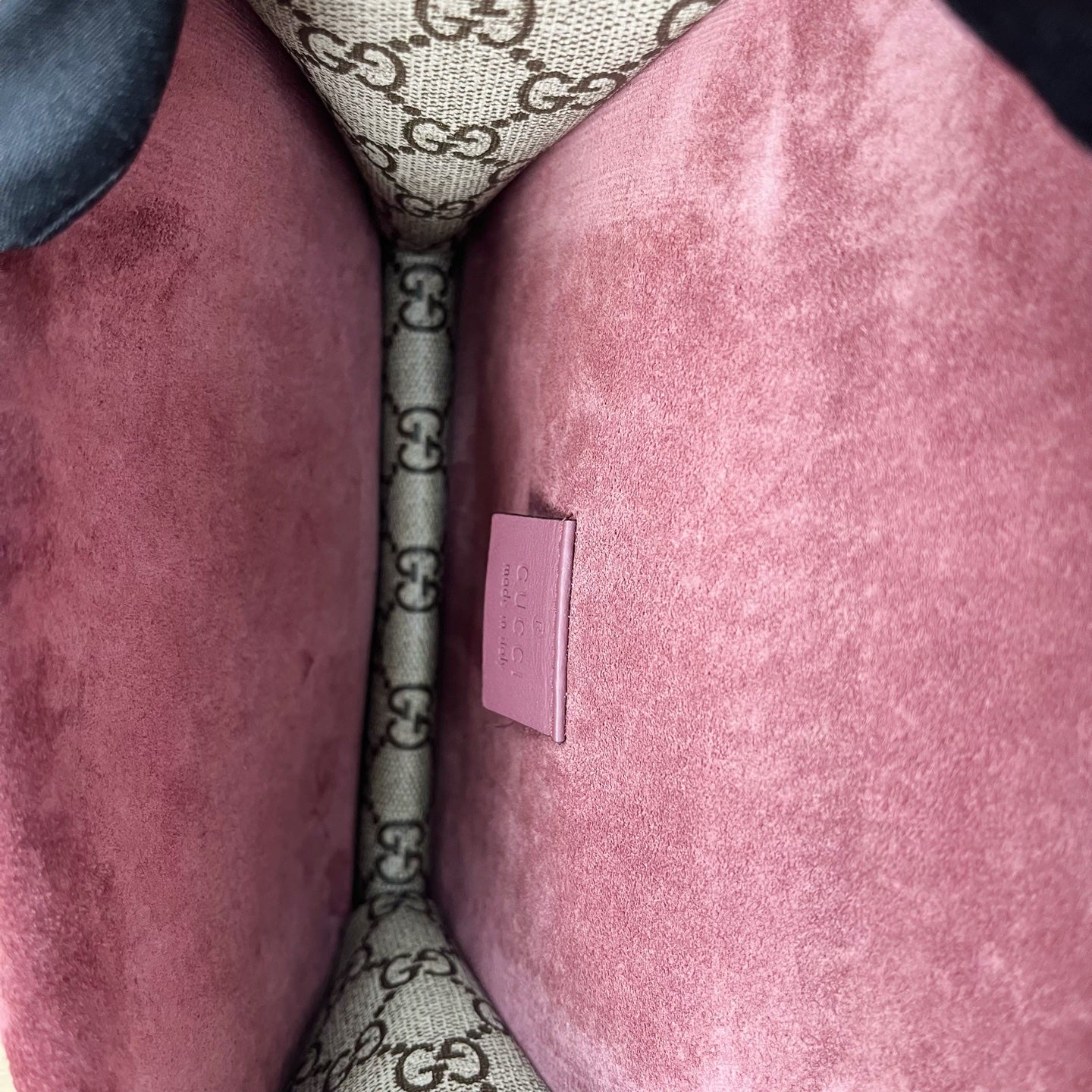 Gucci 421970KU23N8693