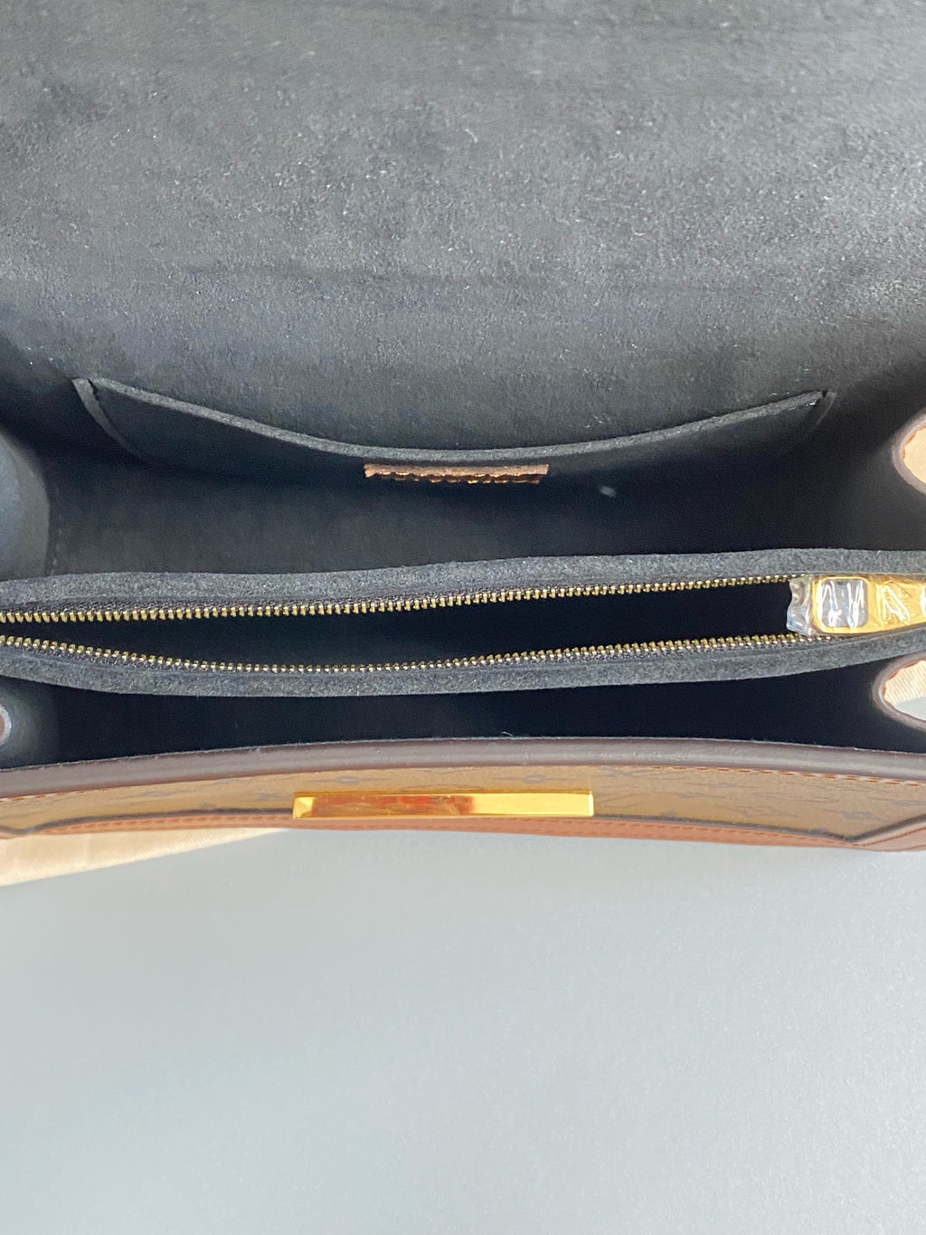 Louis Vuitton Messenger Bag M44391