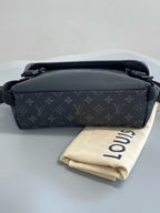 Louis Vuitton Voyager Messenger Bag M40511