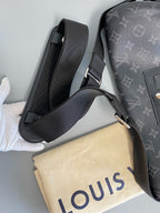 Louis Vuitton Voyager Messenger Bag M40511