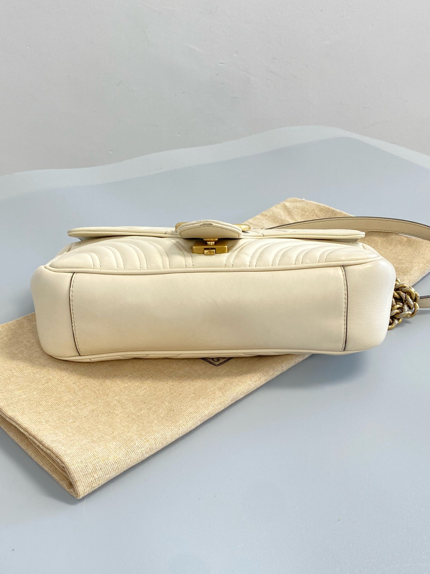 Gucci GGMarmont Collection Small Shoulder Bag Metal White 443497AABZC1712
