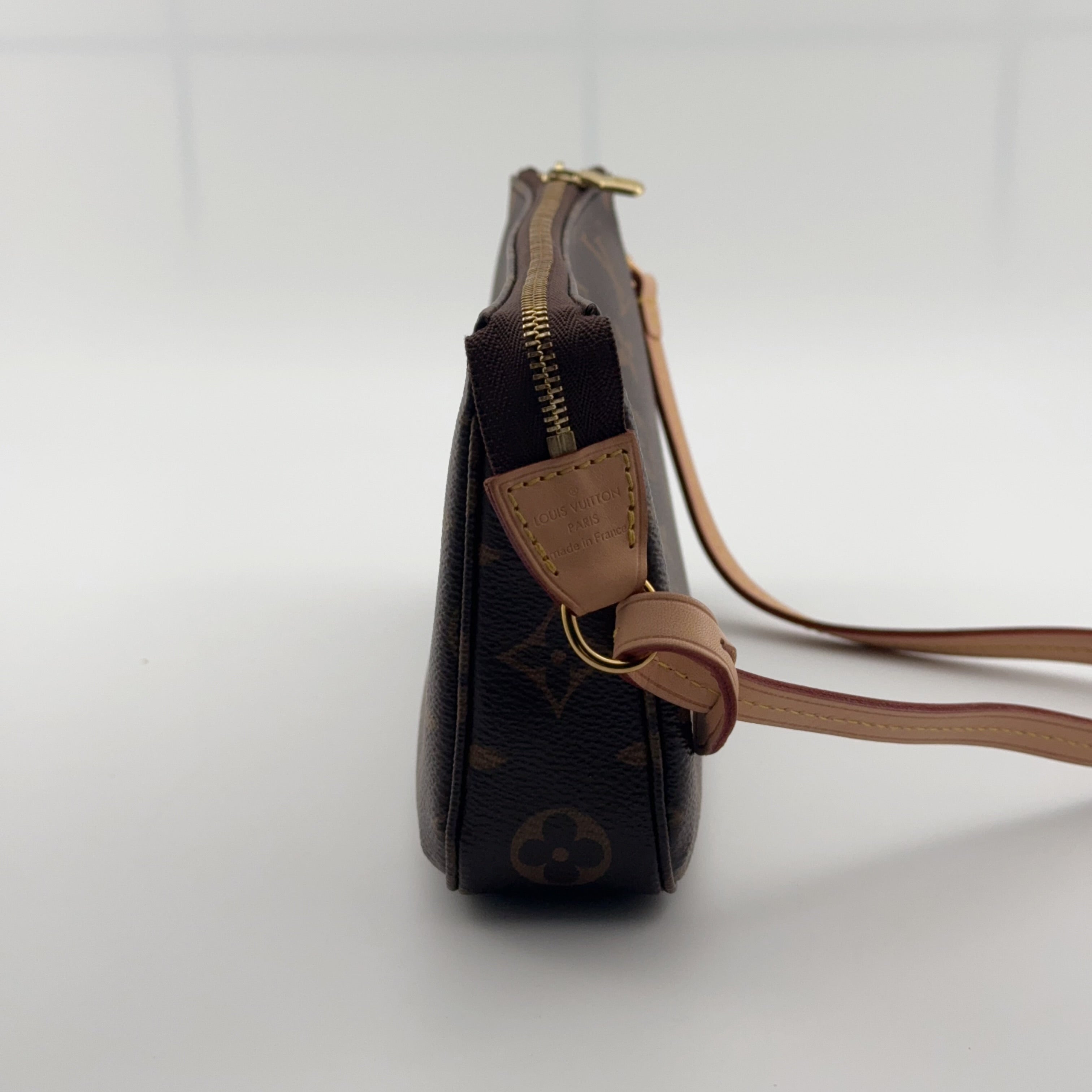 Louis Vuitton M62256