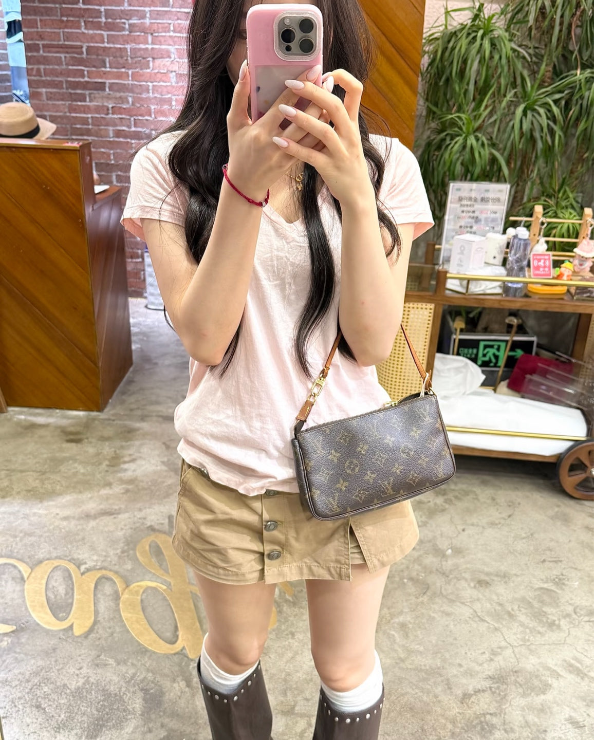Louis Vuitton M62256