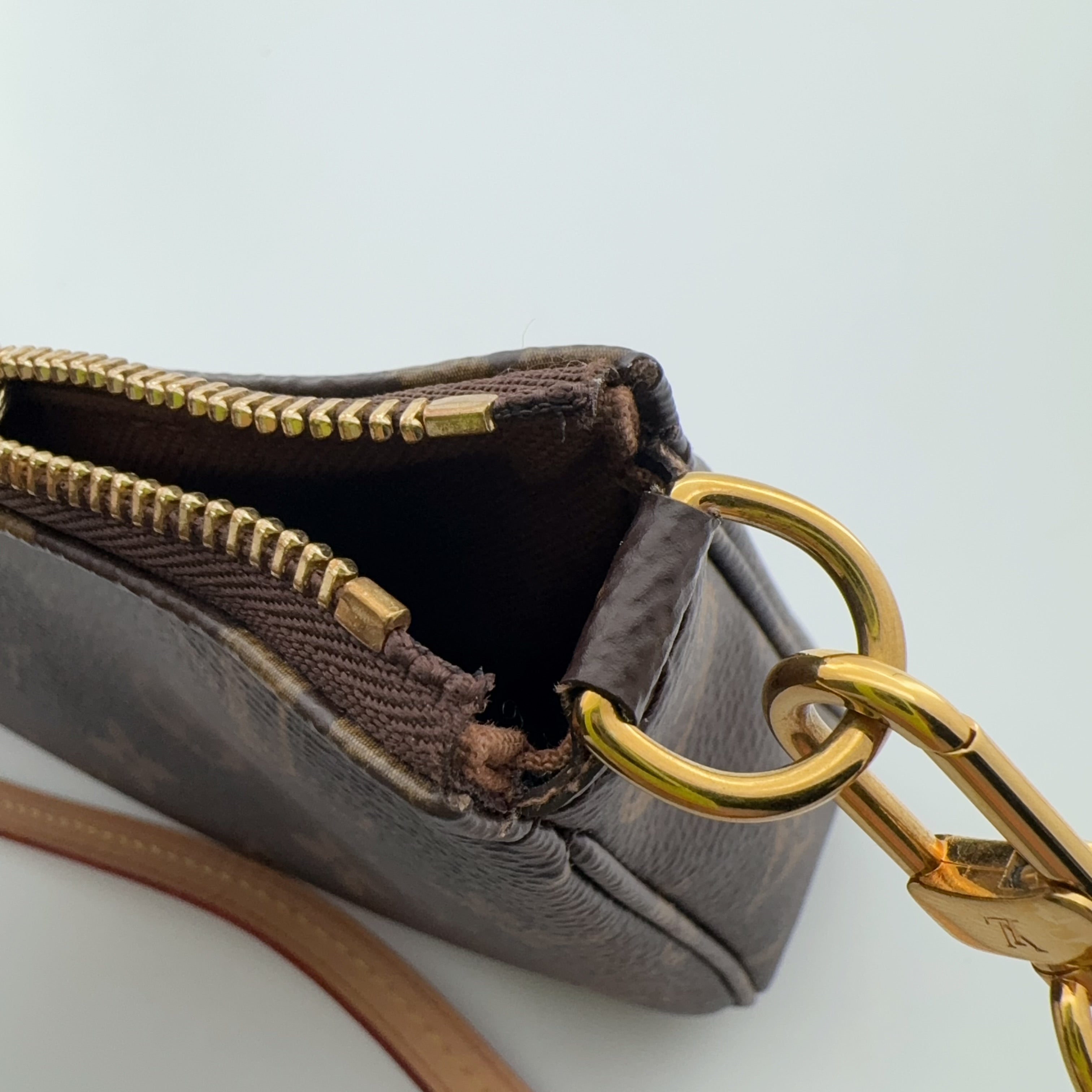 Louis Vuitton M62256