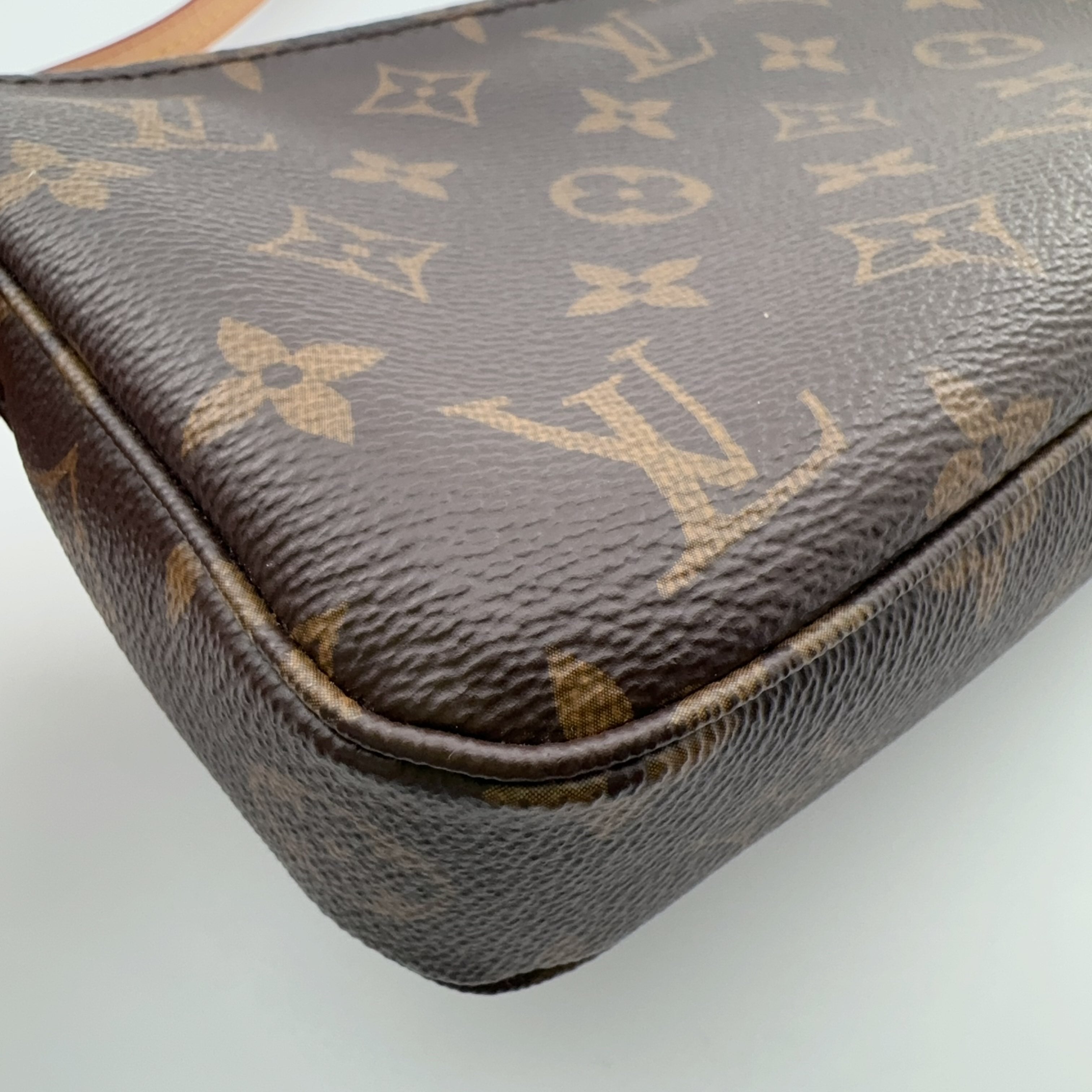 Louis Vuitton M62256