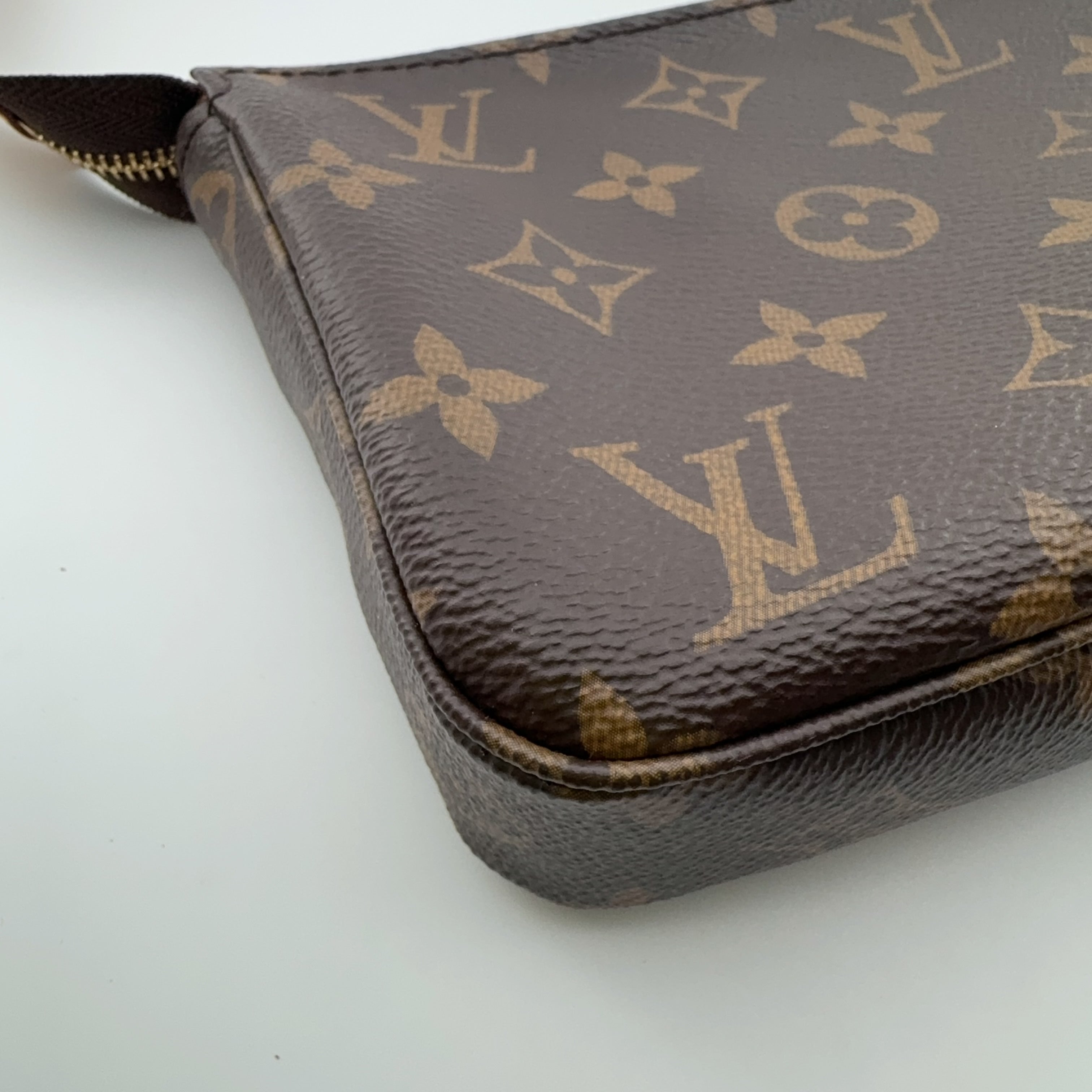 Louis Vuitton M62256