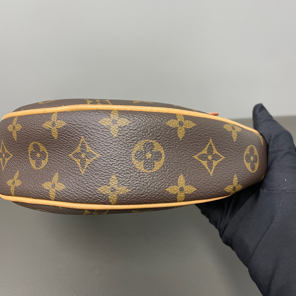 Louis Vuitton Canvas Gold