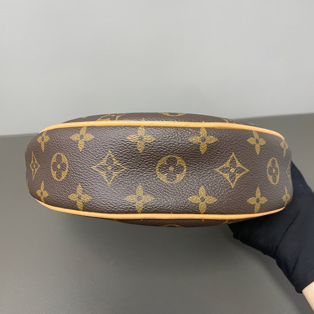 Louis Vuitton Canvas Gold