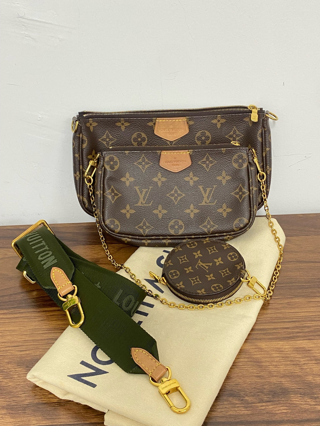 Louis Vuitton Crossbody M44813