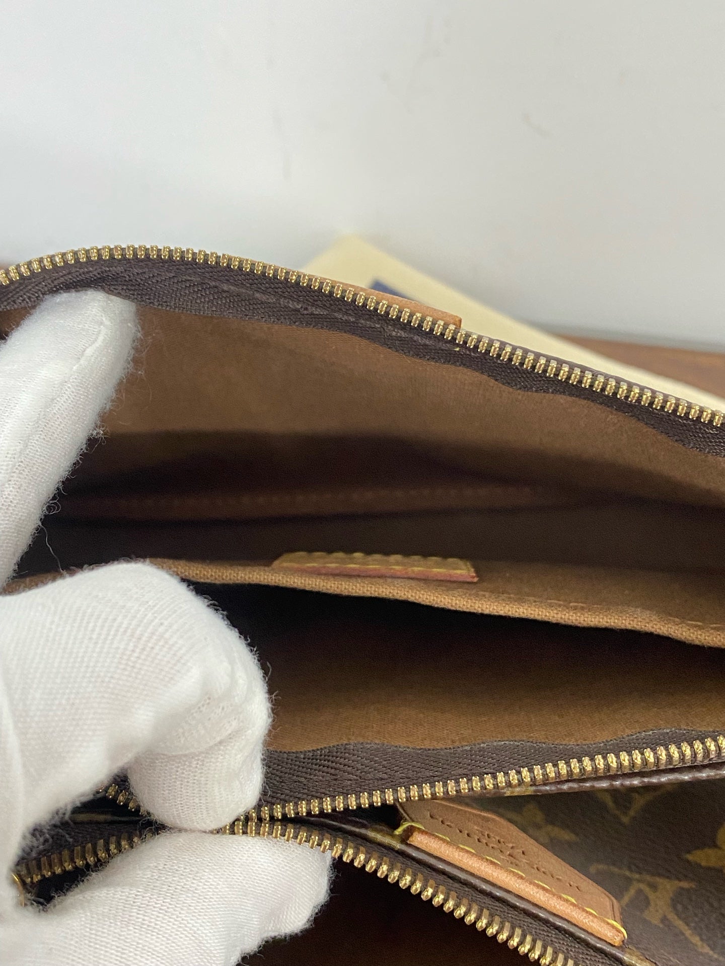 Louis Vuitton Crossbody M44813