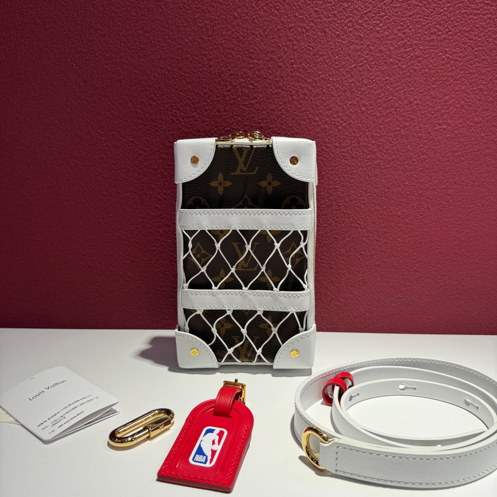 Louis Vuitton Soft Trunk Crossbody M80102
