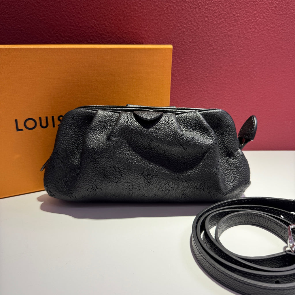 Louis Vuitton Scala Black Crossbody 23 x 12.5 x 5 M80093