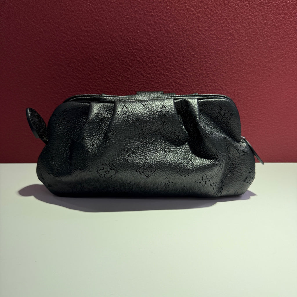 Louis Vuitton Scala Black Crossbody 23 x 12.5 x 5 M80093