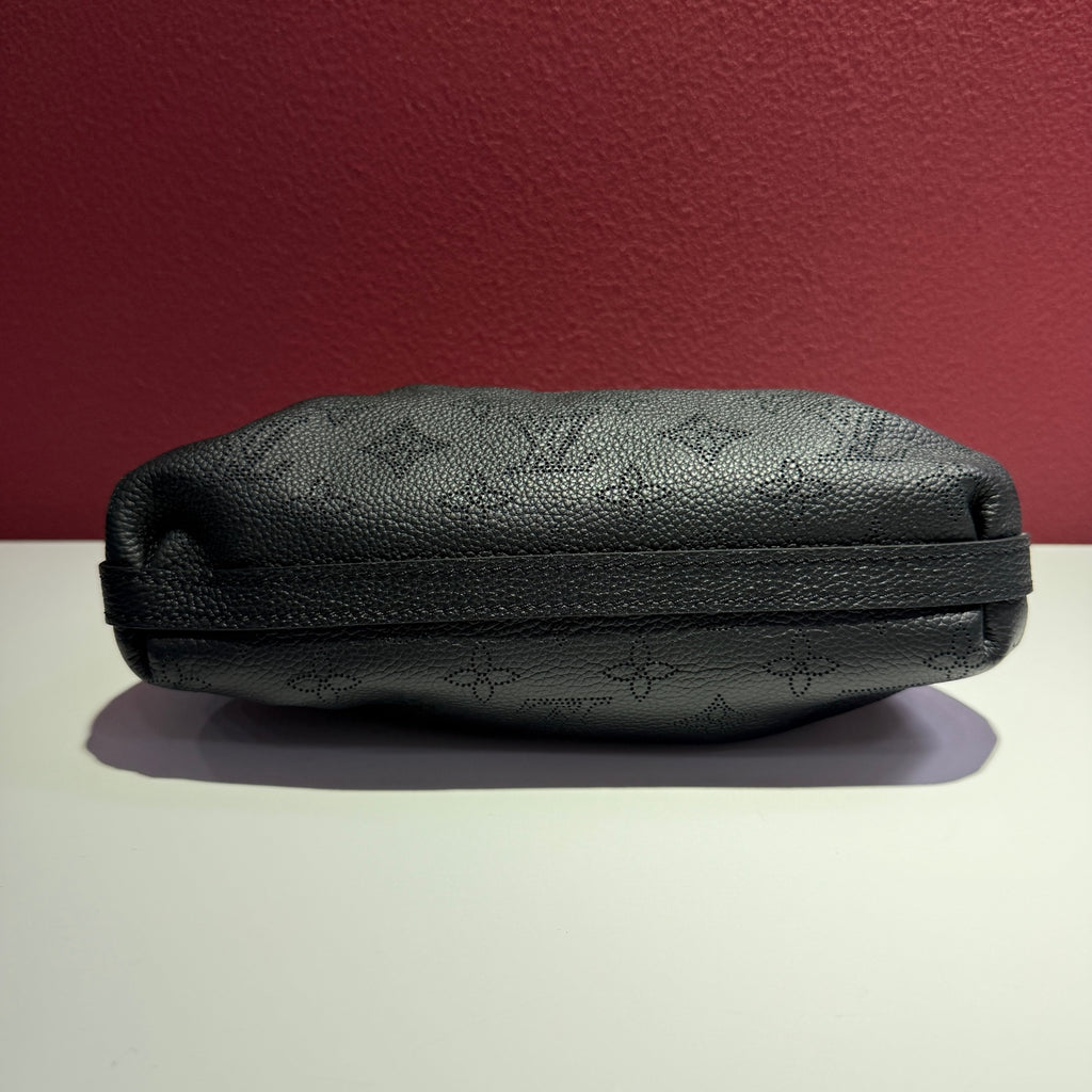 Louis Vuitton Scala Black Crossbody 23 x 12.5 x 5 M80093