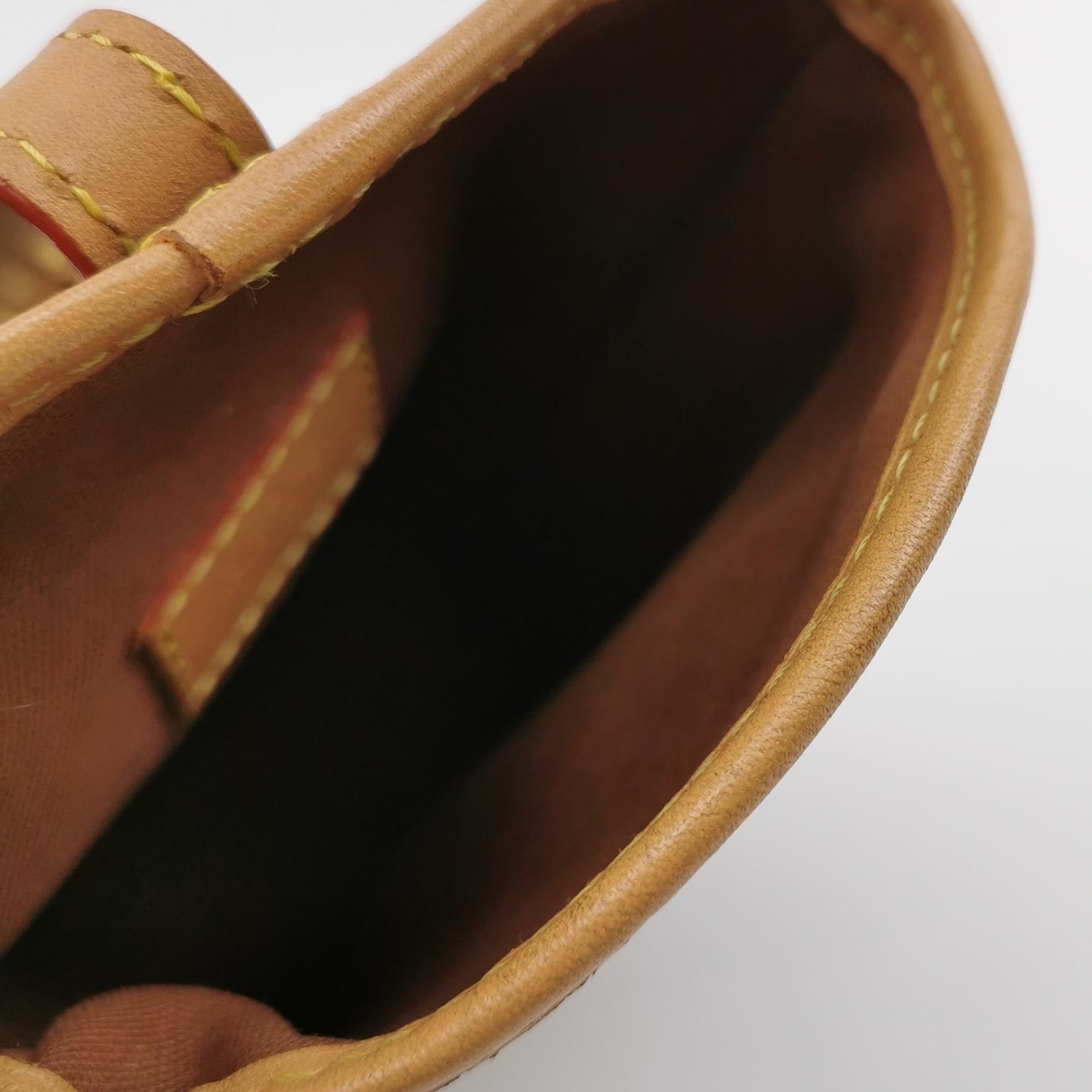 Louis Vuitton Fold Me M80874
