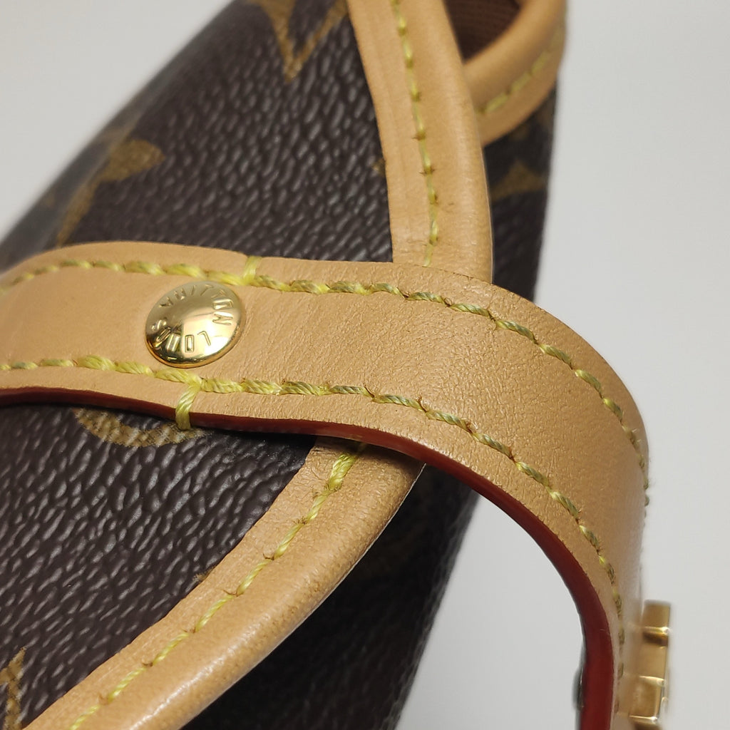 Louis Vuitton Fold Me M80874