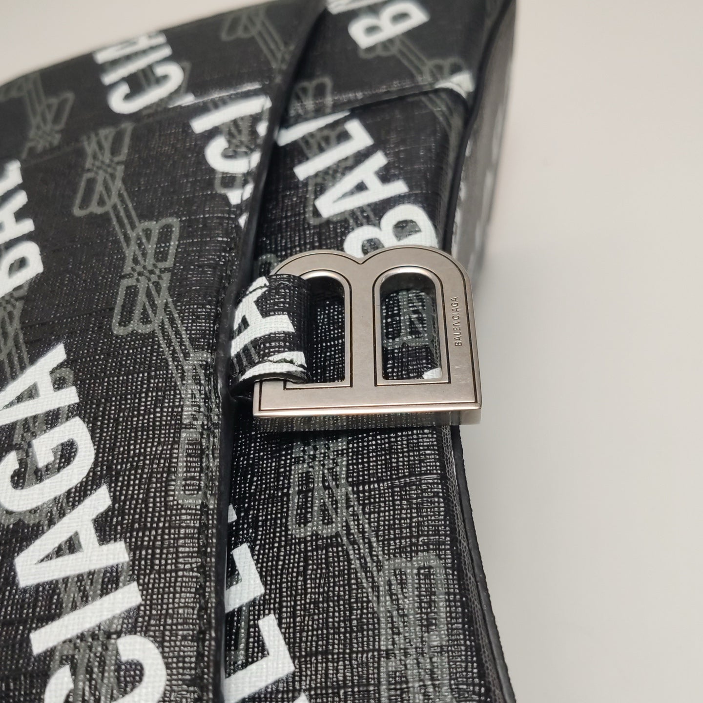 Balenciaga Black Crossbody 593546210H81060