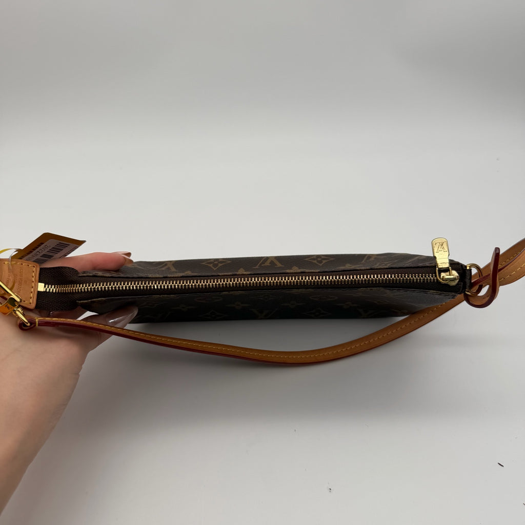 Louis Vuitton Canvas Shoulder Bag