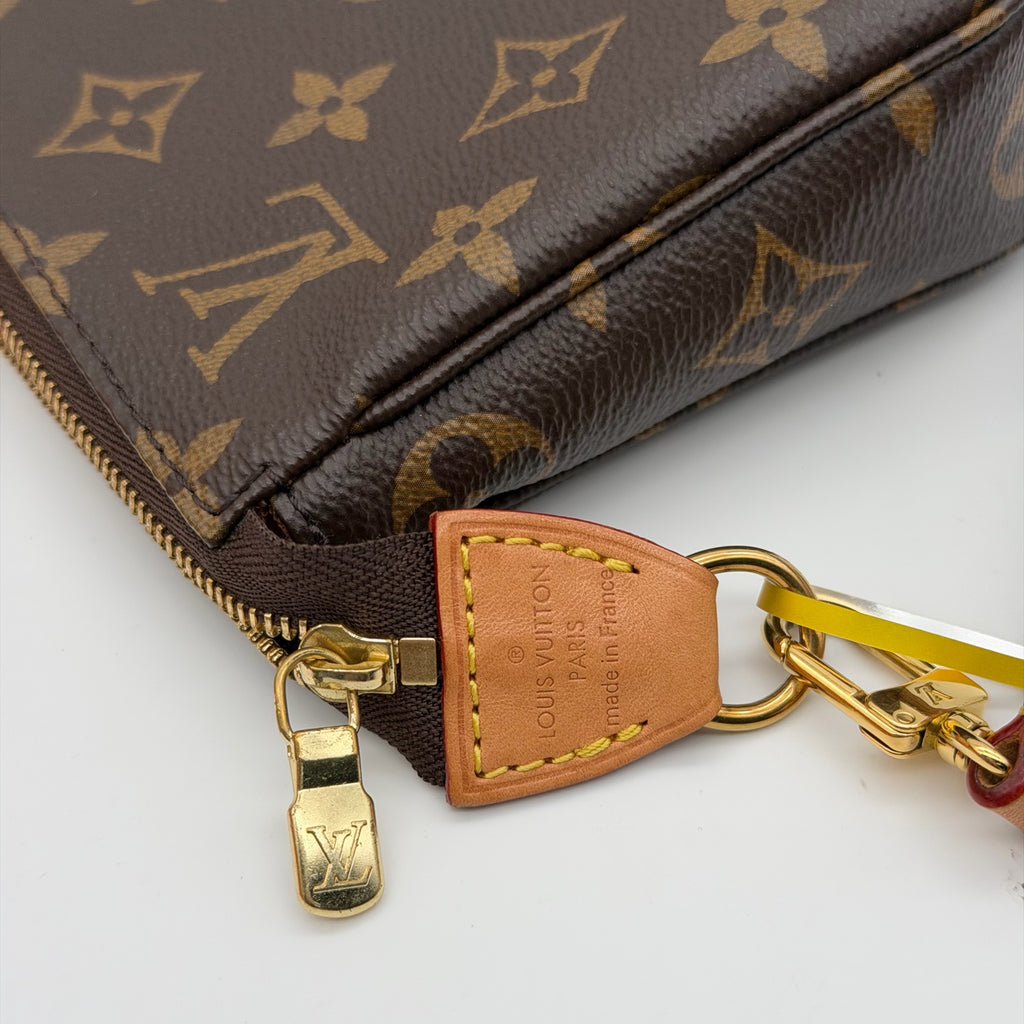 Louis Vuitton Canvas Shoulder Bag