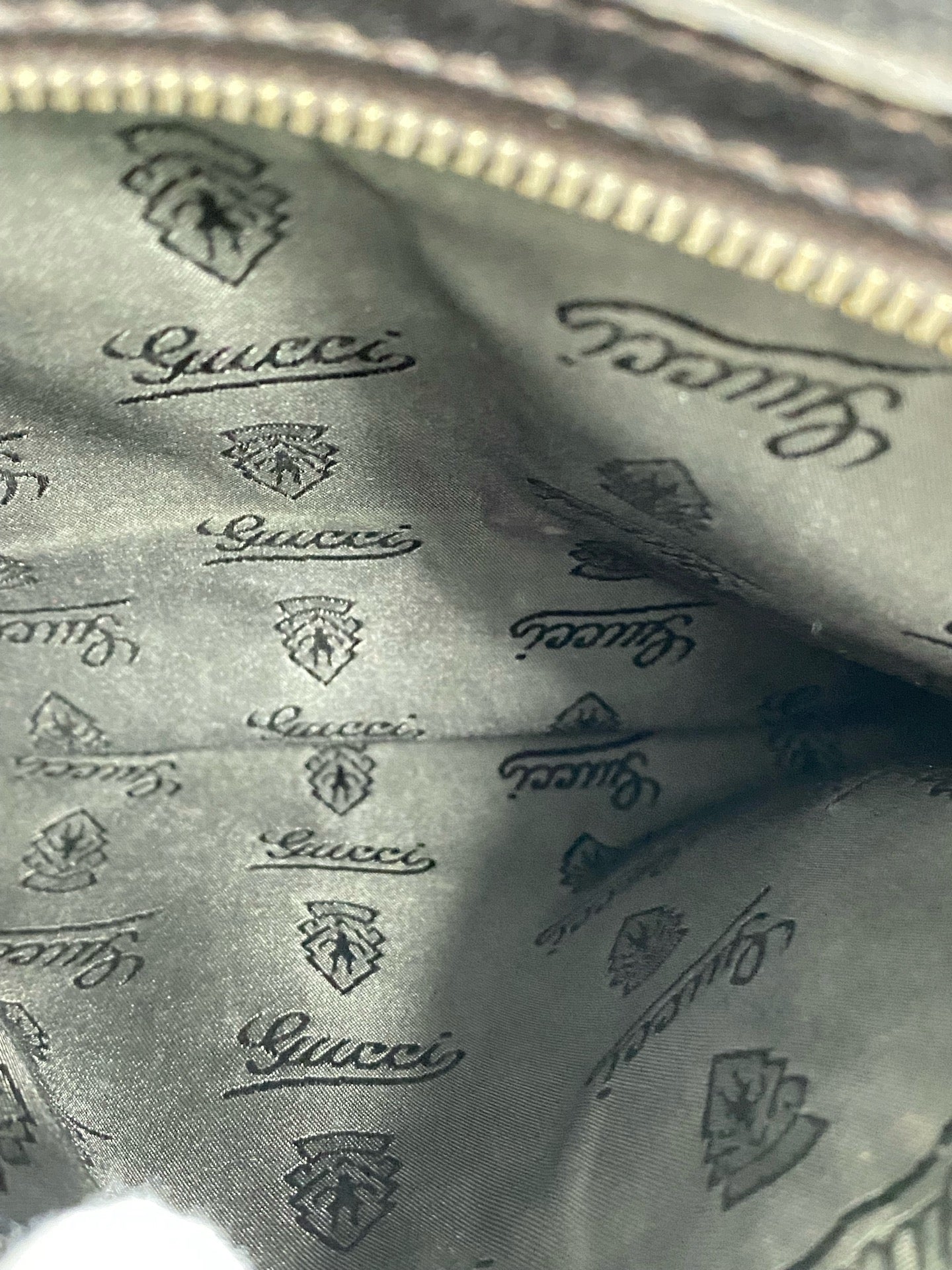 Gucci GUCCI SIGNATURE Black 473878-CWCBN-1000