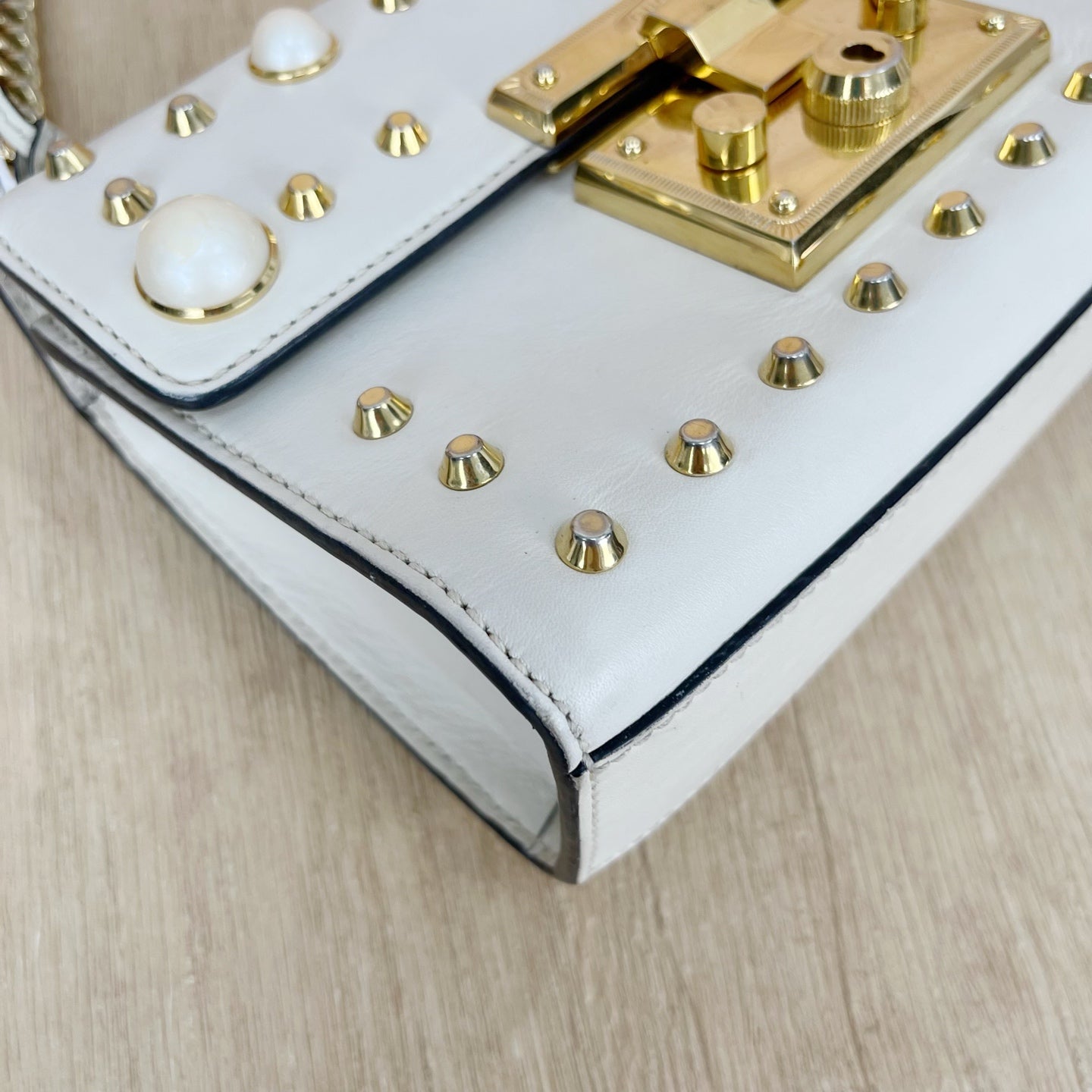 Gucci White