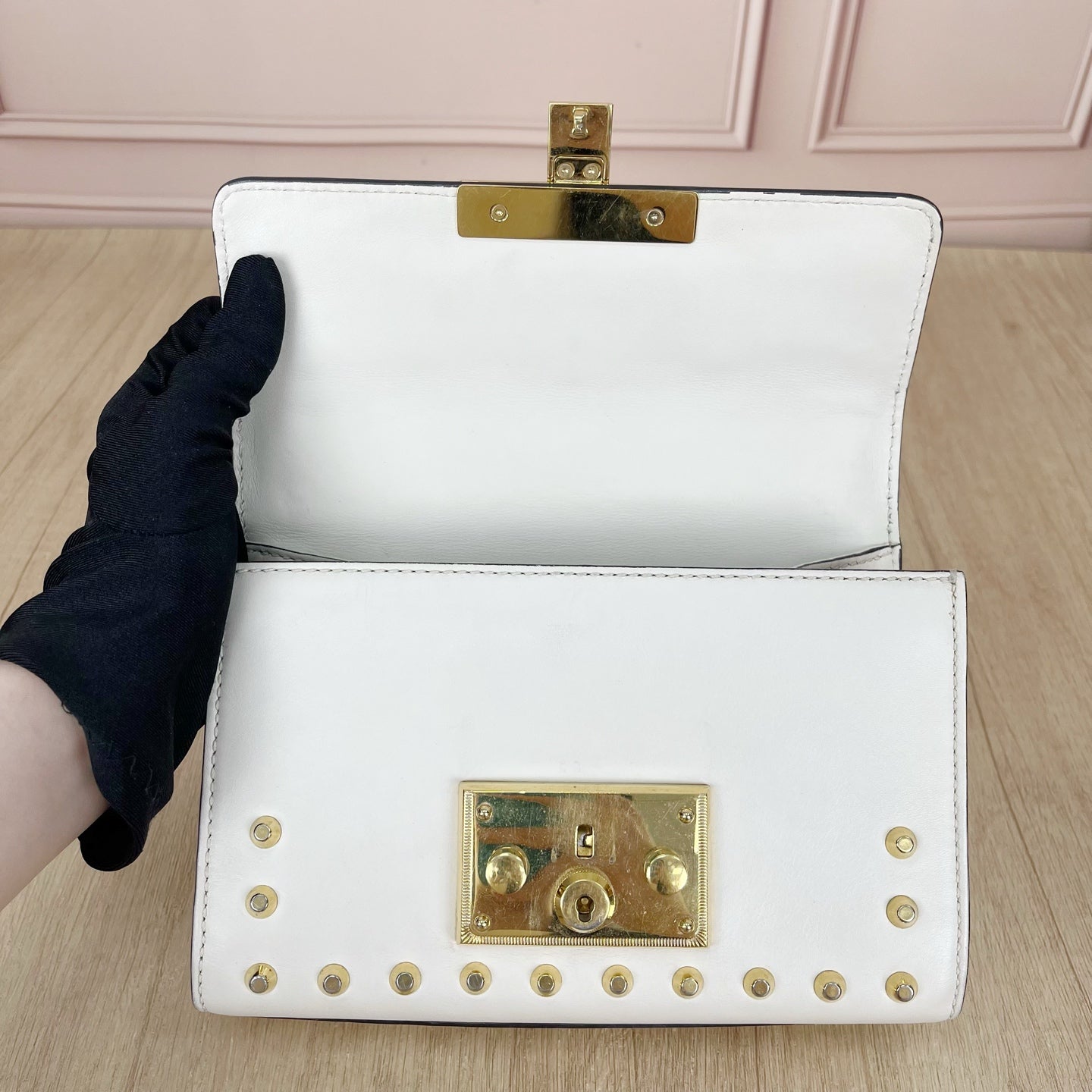 Gucci White