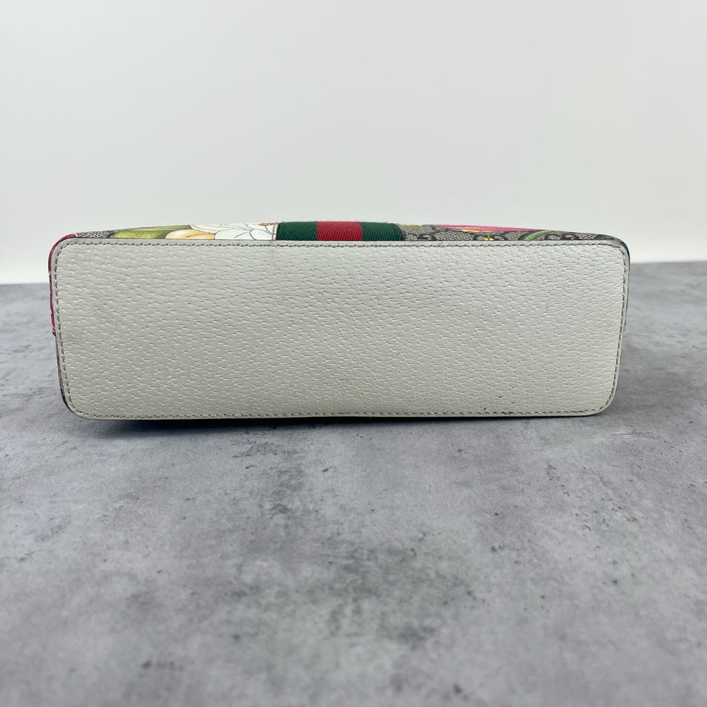 Gucci 499621-HV8AC-9759