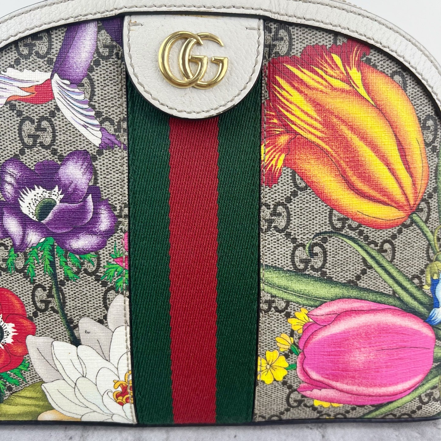Gucci 499621-HV8AC-9759