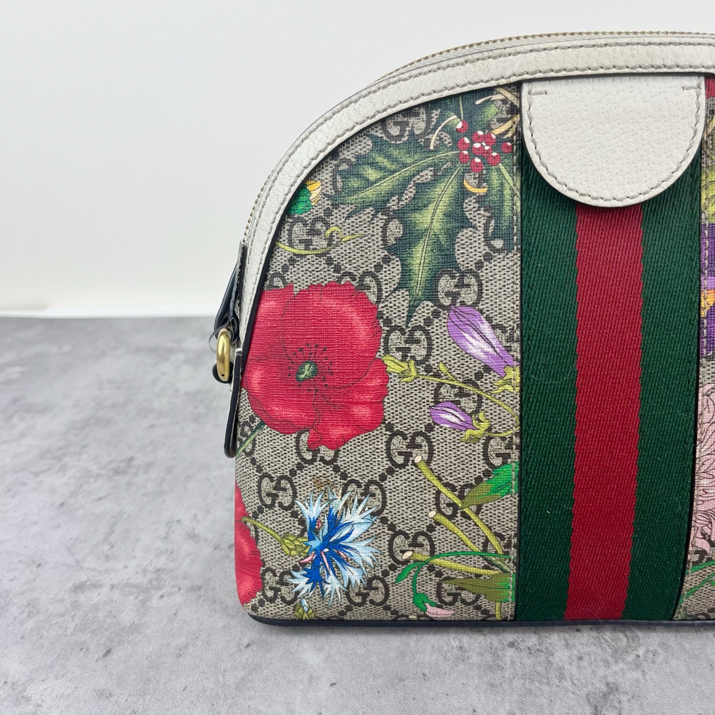 Gucci 499621-HV8AC-9759