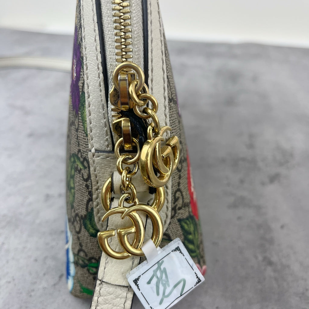 Gucci 499621-HV8AC-9759