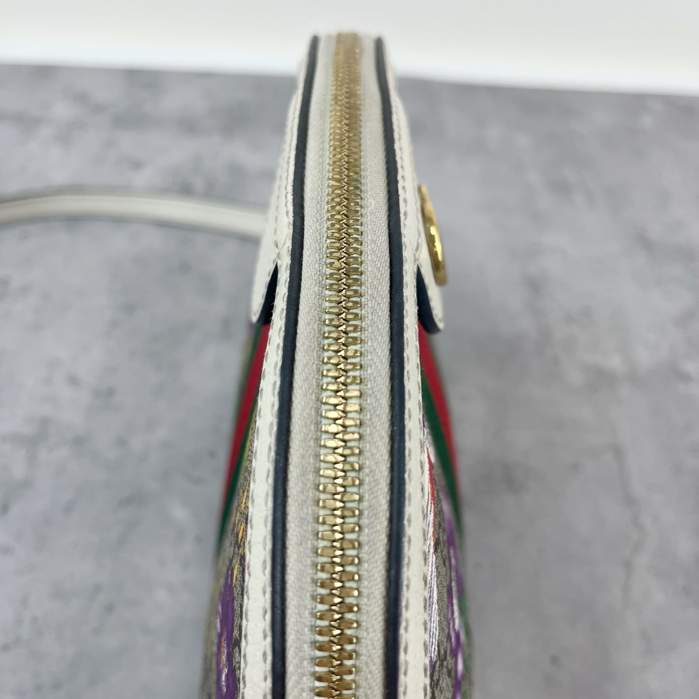 Gucci 499621-HV8AC-9759