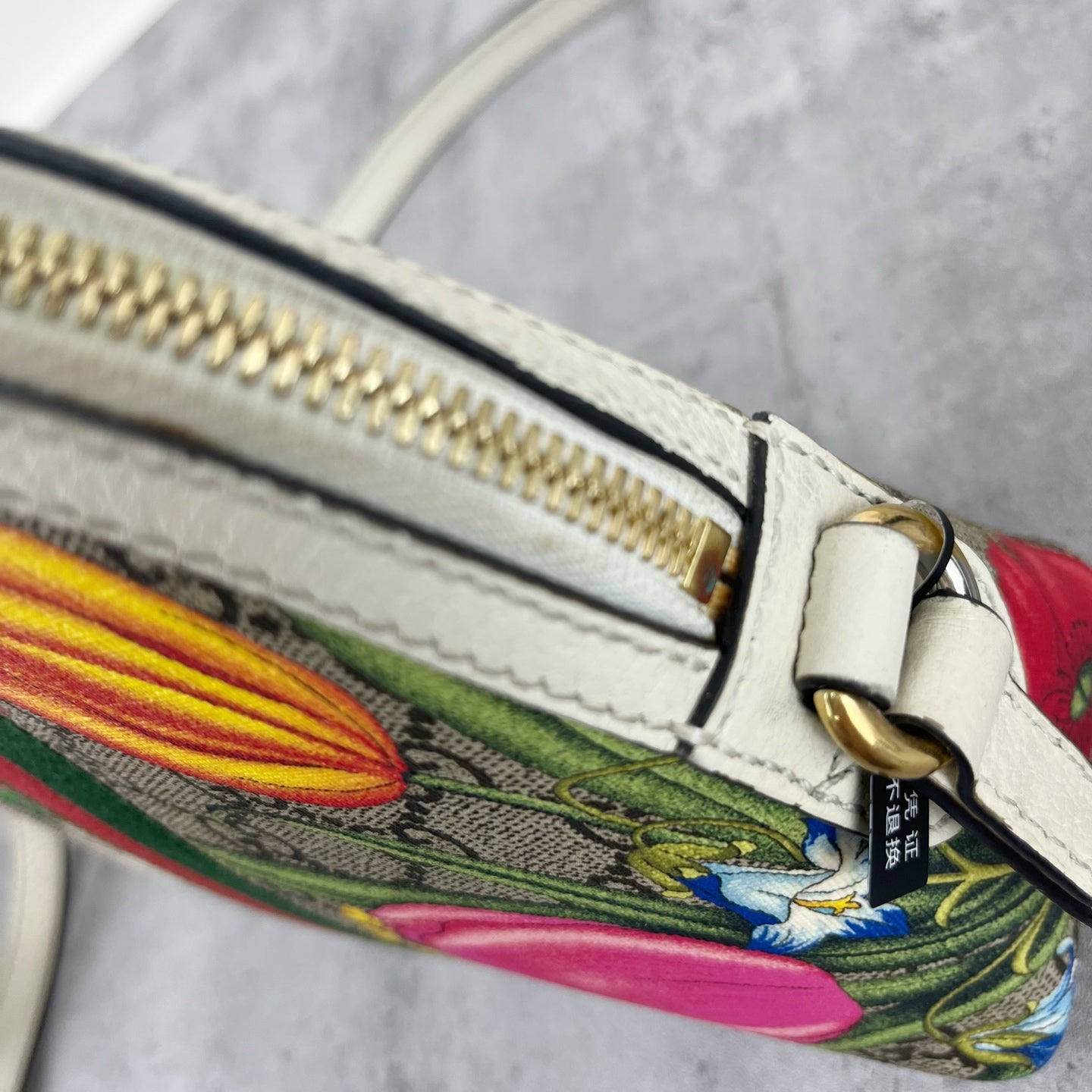Gucci 499621-HV8AC-9759