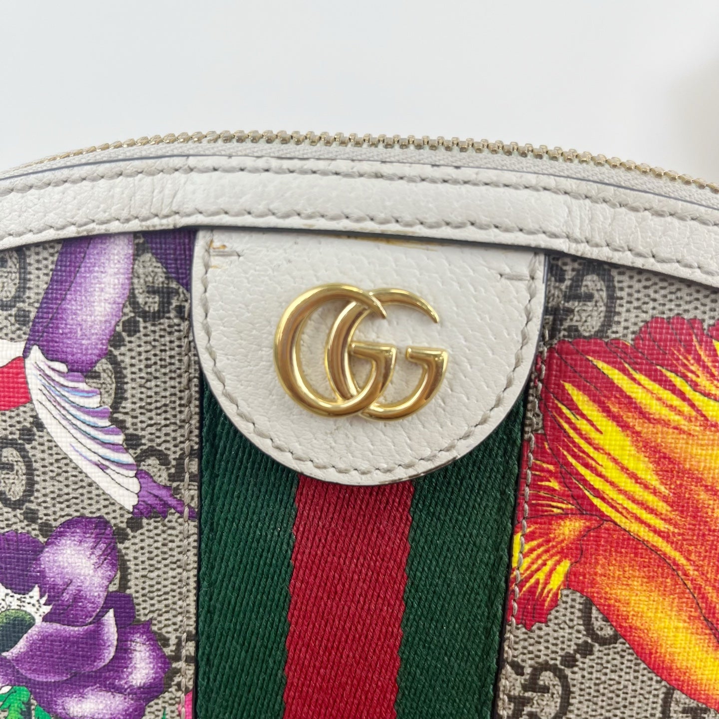 Gucci 499621-HV8AC-9759