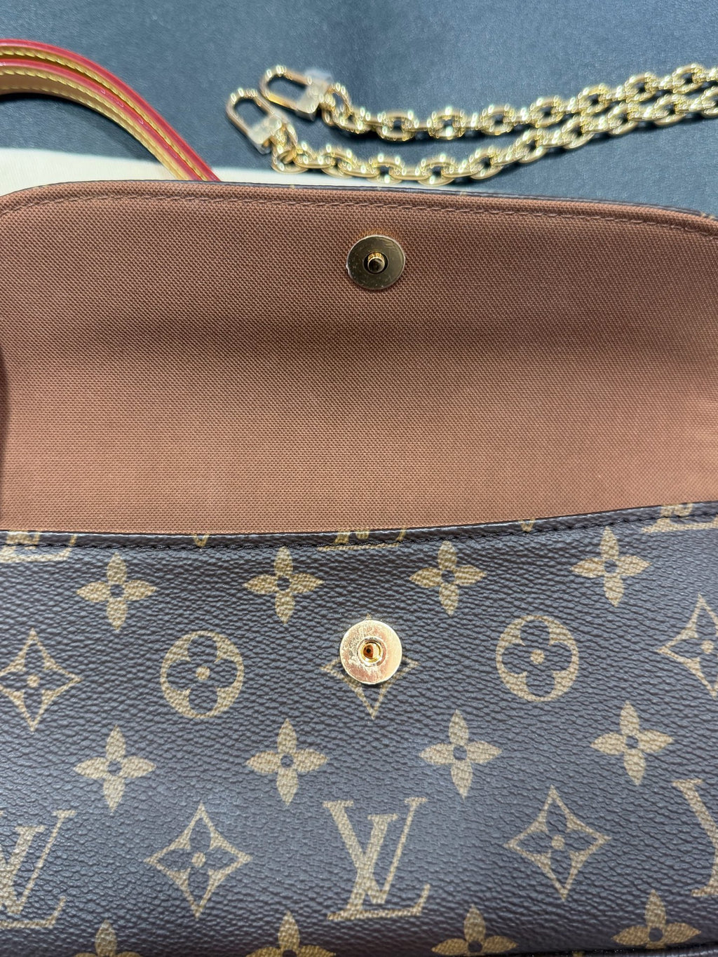 Louis Vuitton Wallet On Chain Ivy Canvas M81911