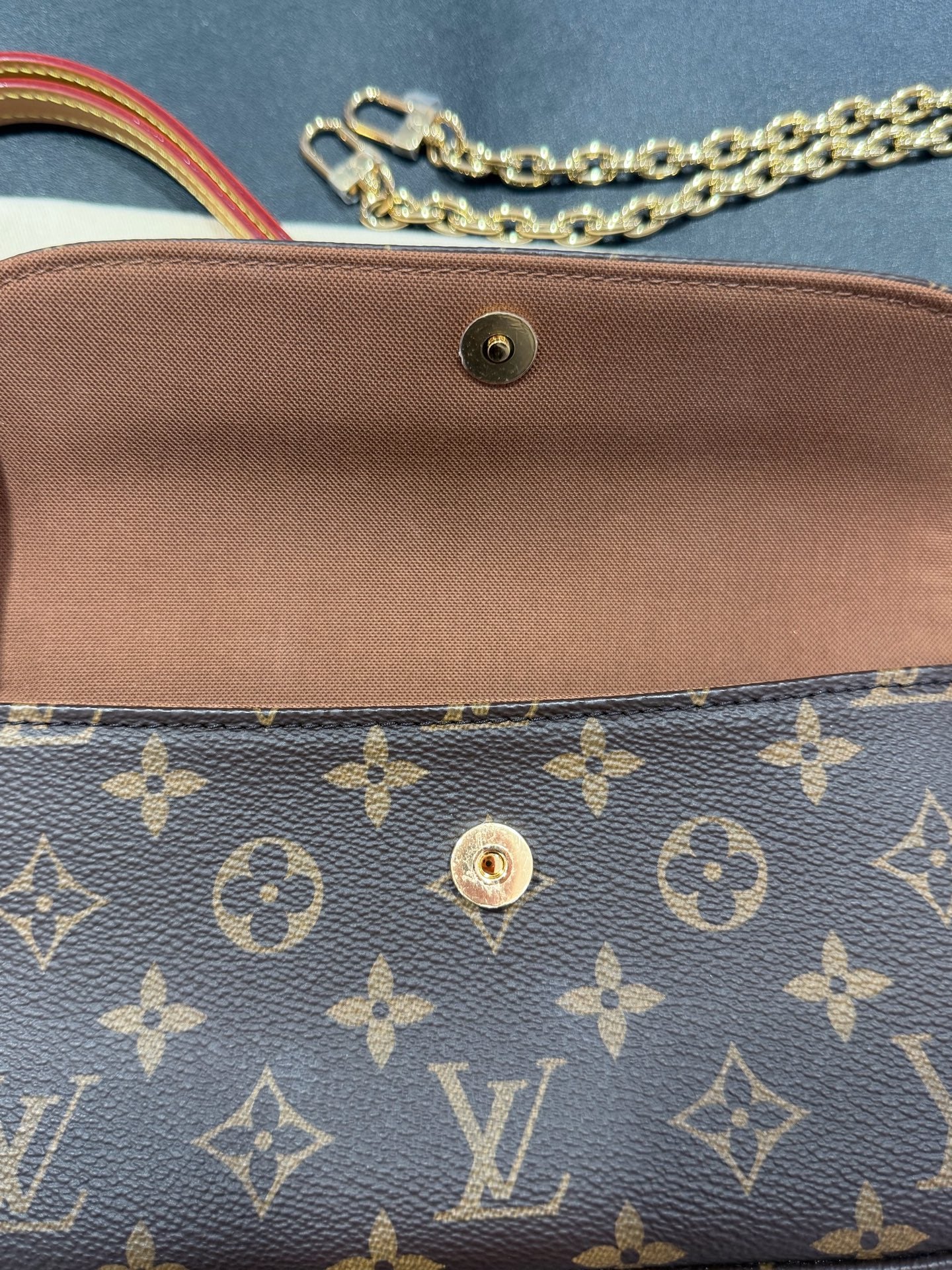 Louis Vuitton Wallet On Chain Ivy Canvas M81911