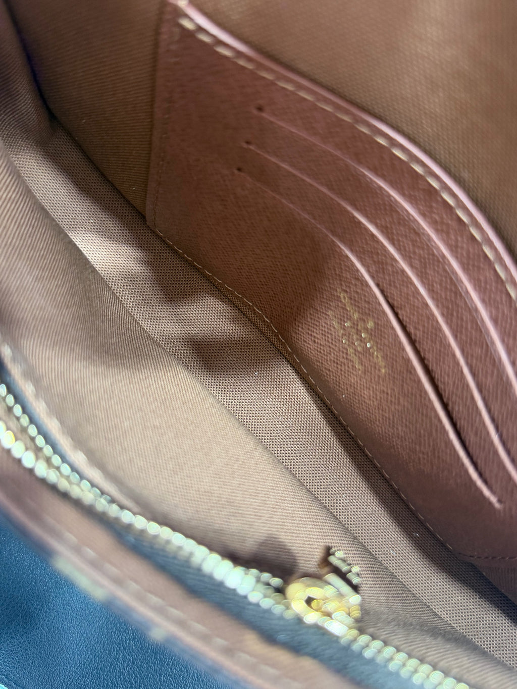Louis Vuitton Wallet On Chain Ivy Canvas M81911