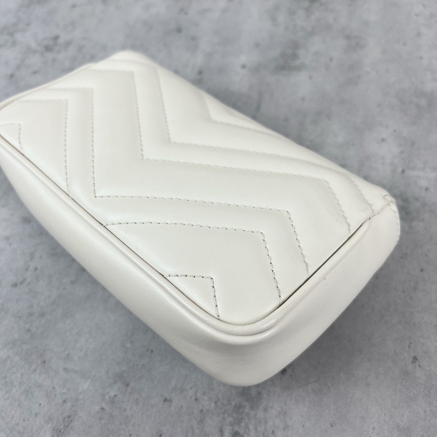 Gucci GG Marmont Collection White 699757 UM8KV 9022