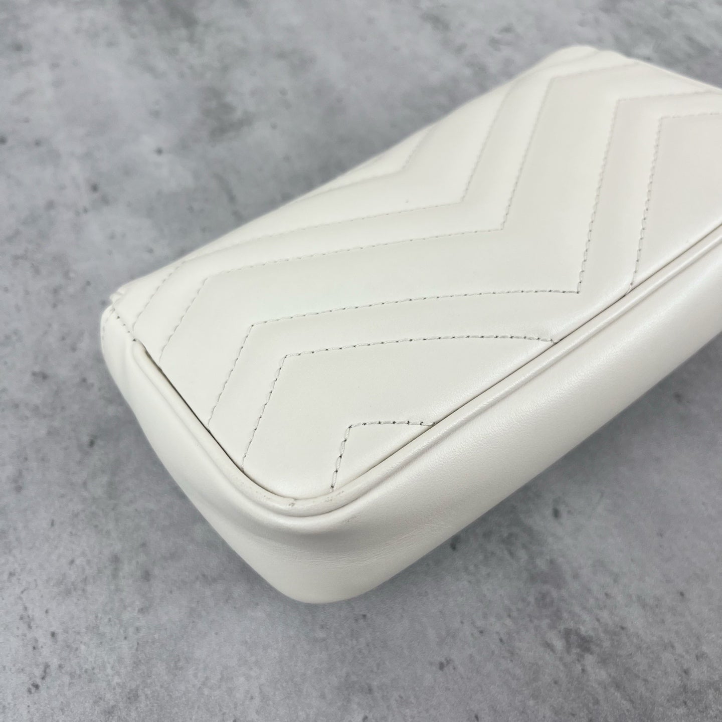 Gucci GG Marmont Collection White 699757 UM8KV 9022