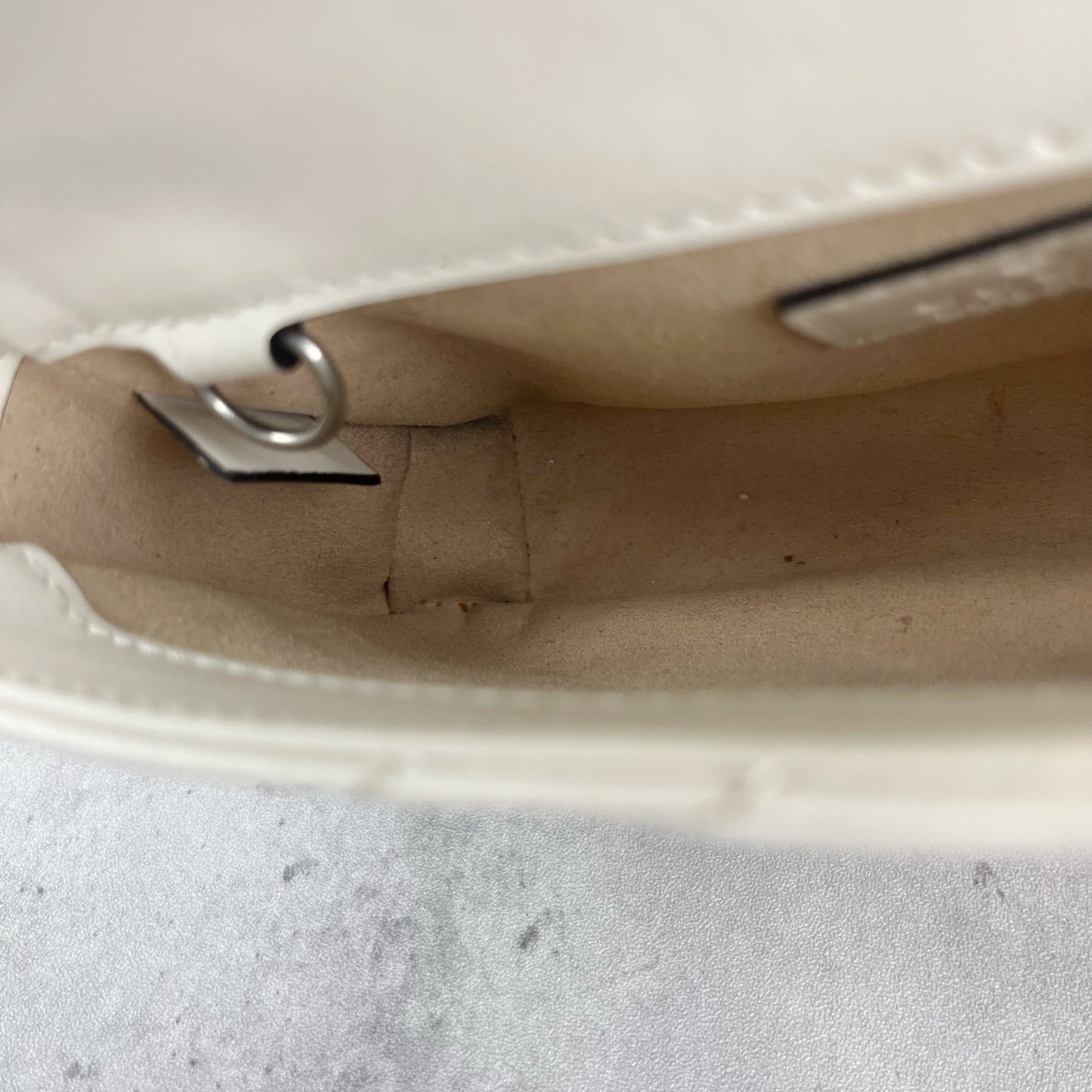 Gucci GG Marmont Collection White 699757 UM8KV 9022