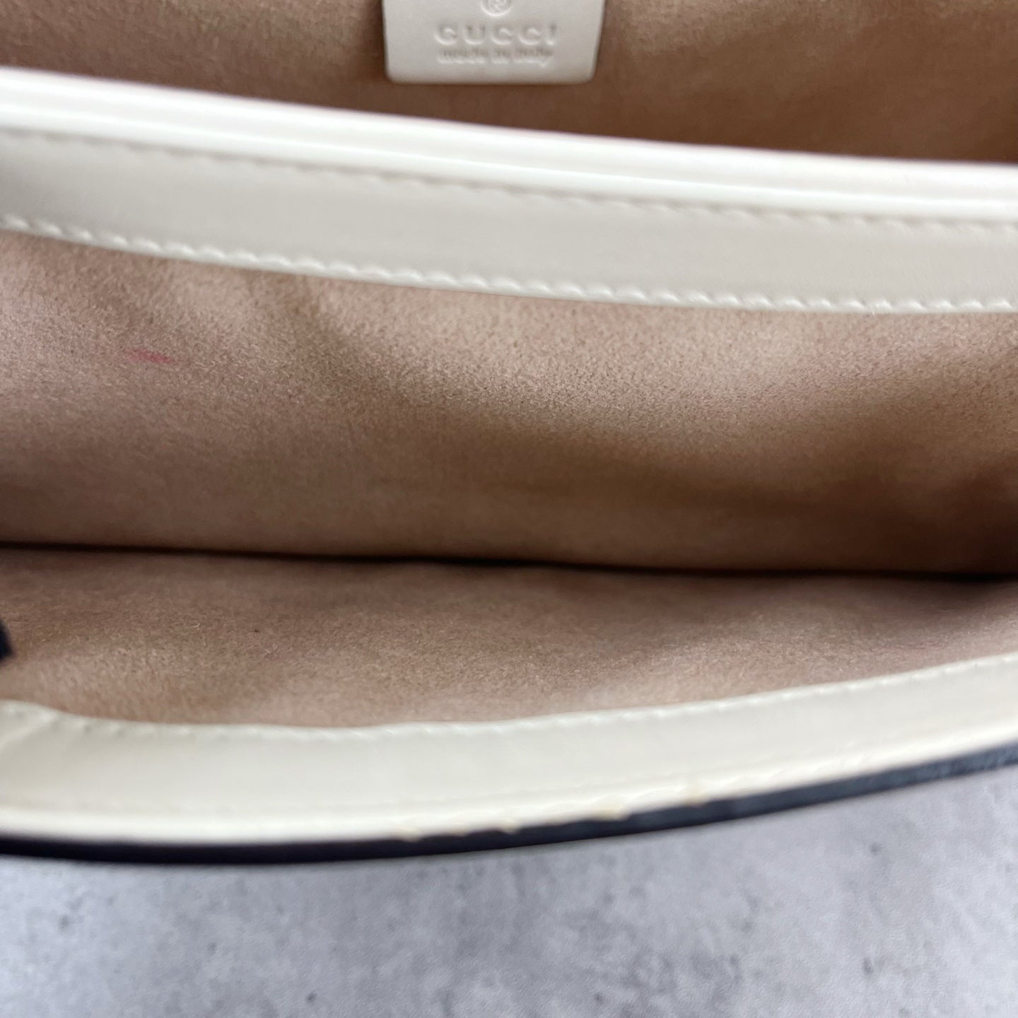 Gucci 476541DVUTT8056